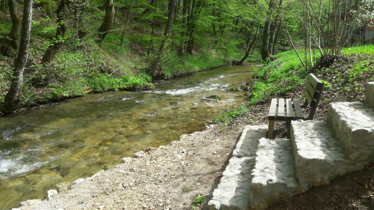 Mobile Home Slapnica U Parku Prirode Zumberak Krasic Dış mekan fotoğraf